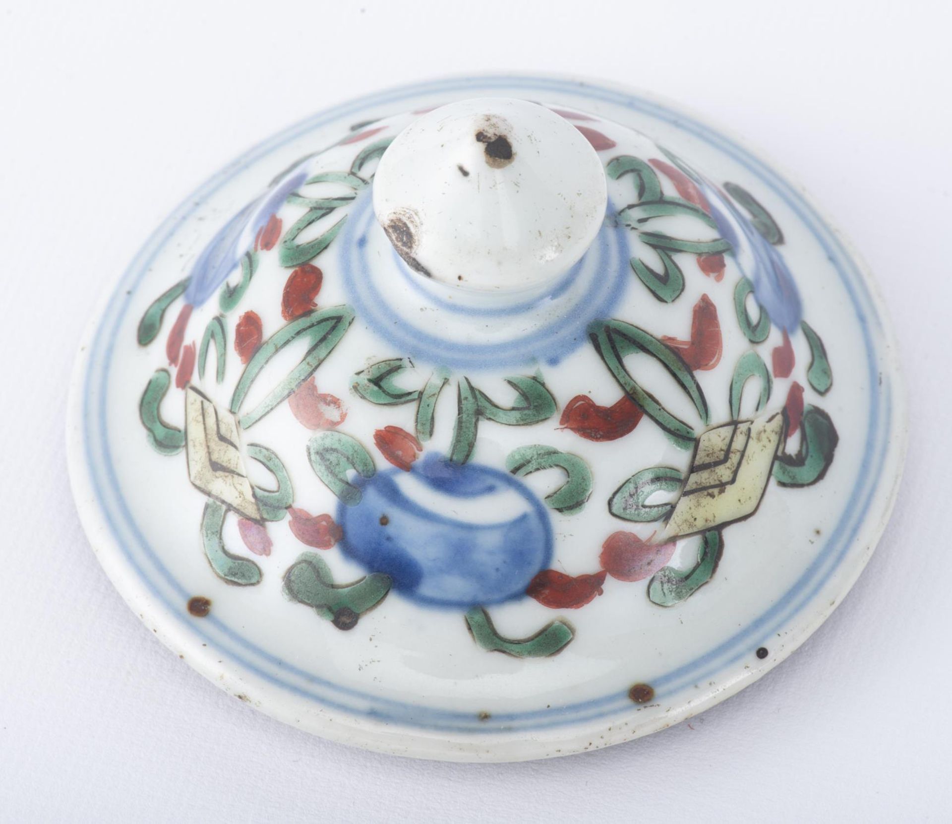 Jarre en porcelaine de Chine à décor en Wucai, fin de l'époque Ming - Image 14 of 22