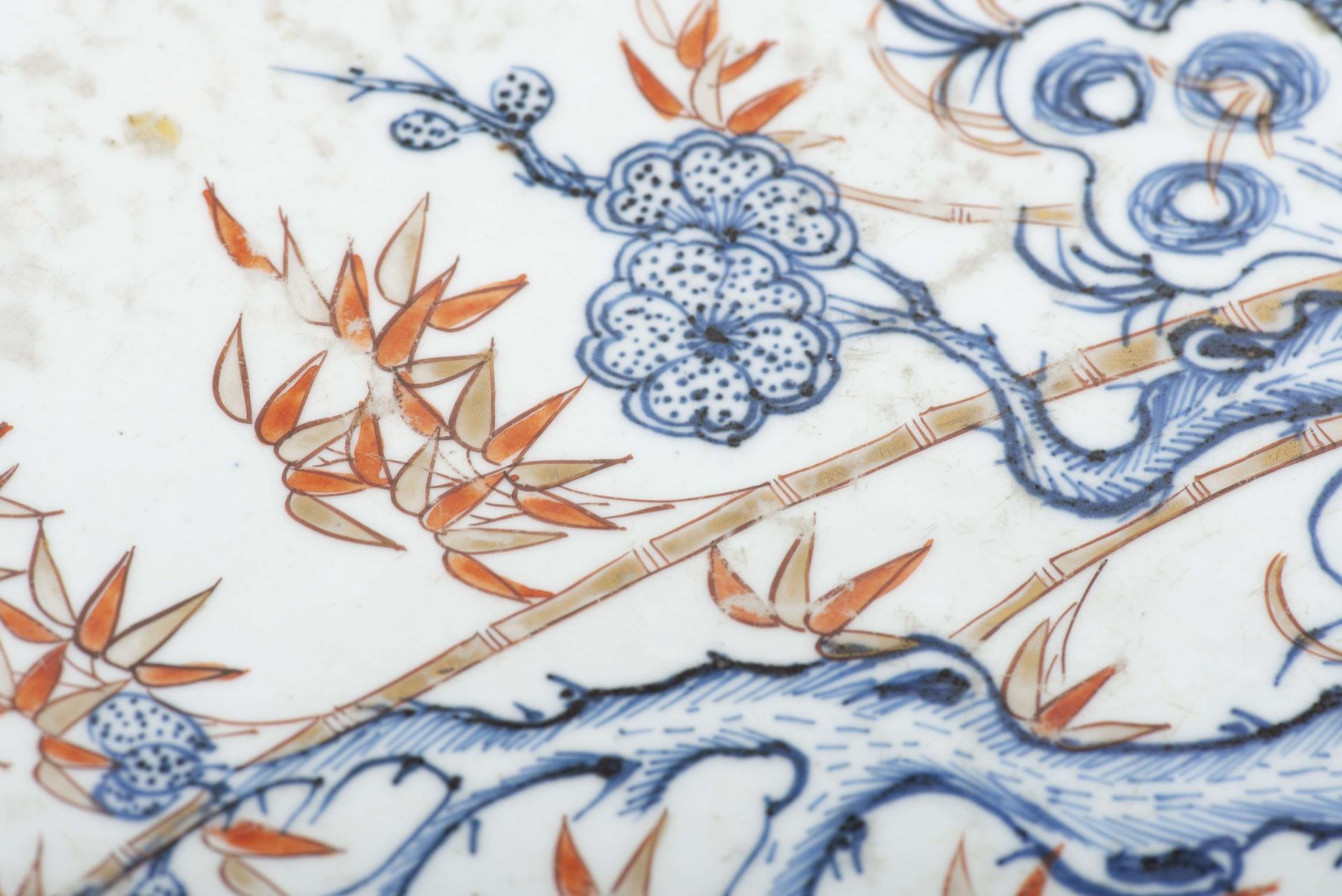 Grande coupe en porcelaine de Chine à décor en Imari, époque Kangxi - Image 9 of 14