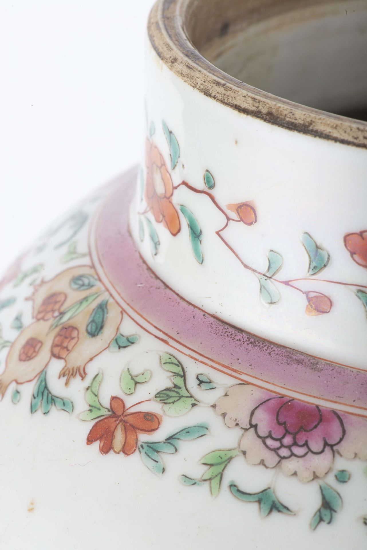 Vase en porcelaine de Chine à décor en famille rose, époque Qing - Image 10 of 14