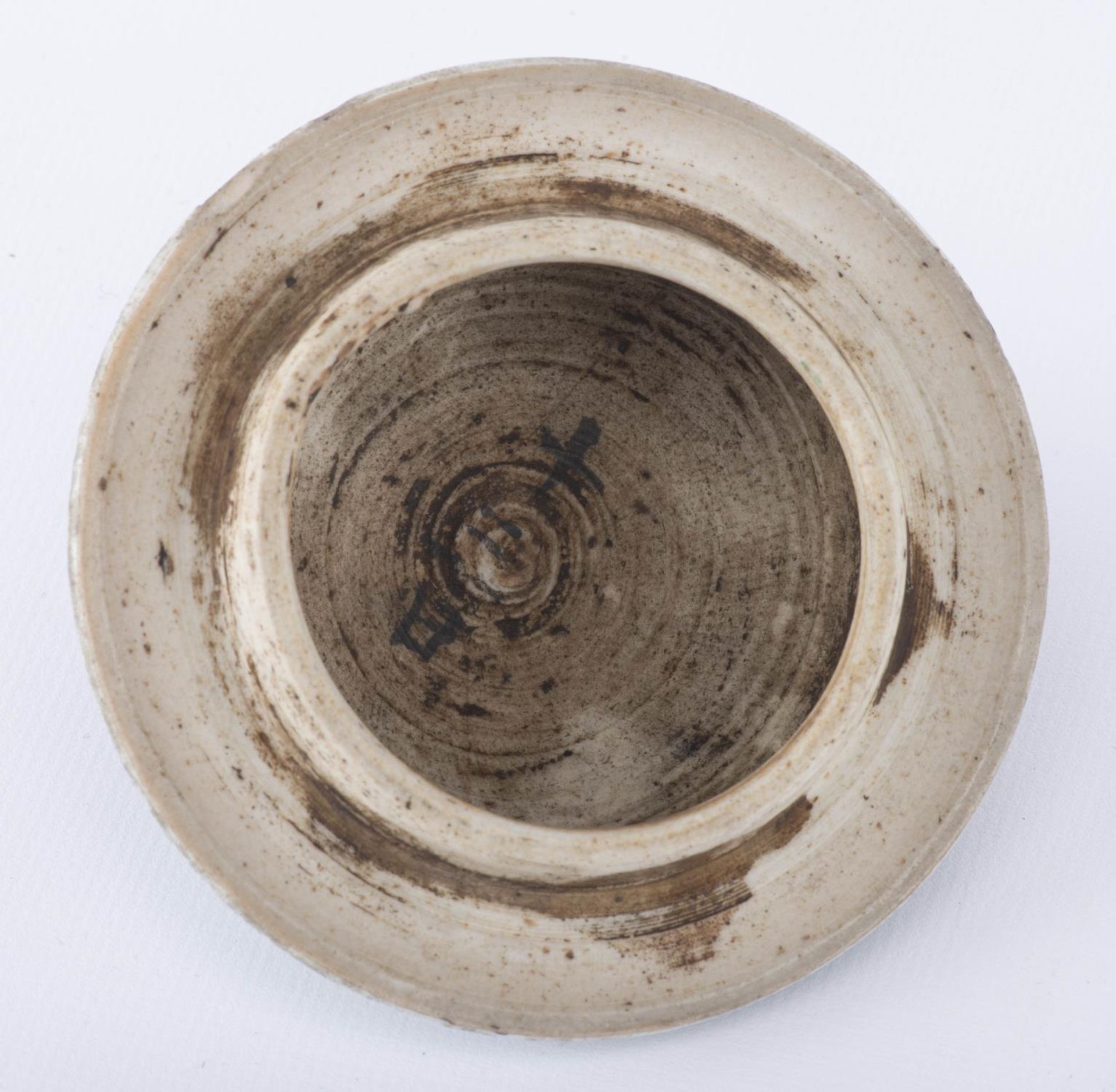 Jarre en porcelaine de Chine à décor en Wucai, Epoque Qing, Shunzhi/début Kangxi circa 1650-65 - Image 16 of 24