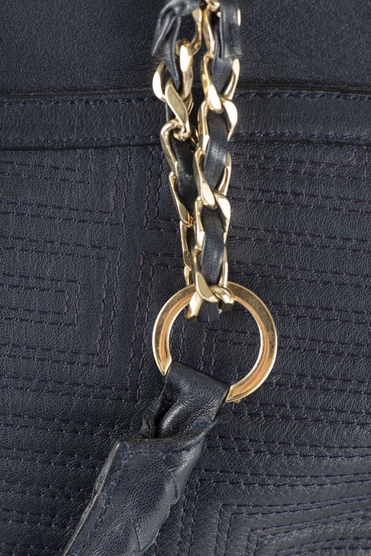 VERSACE, Sac en cuir bleu nuit... - Image 6 of 10