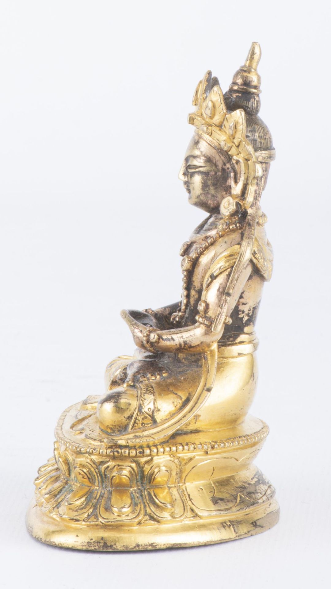 CHINE, Bouddha Amitayus en bronze doré d'époque Qianlong... - Image 4 of 9