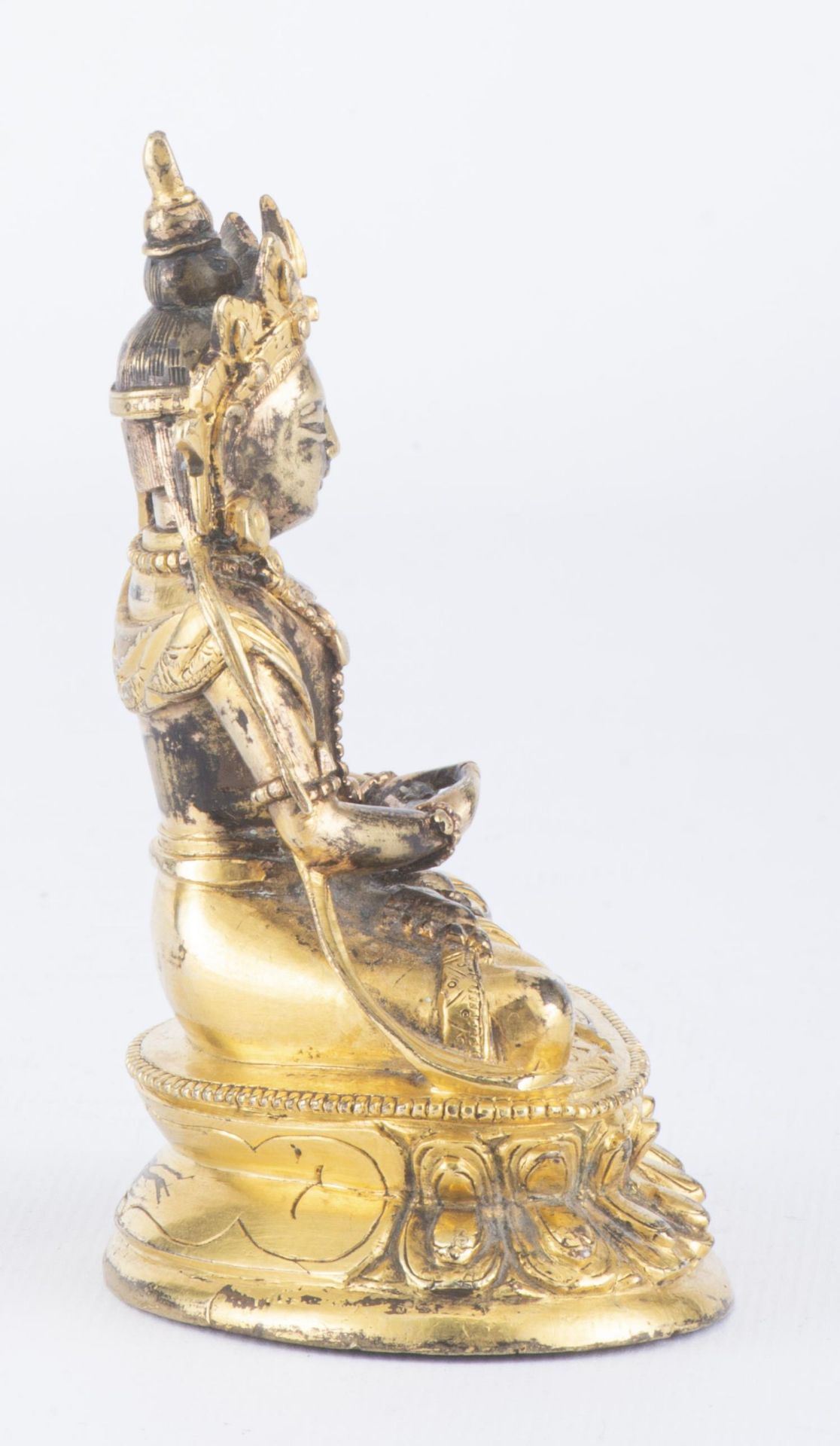 CHINE, Bouddha Amitayus en bronze doré d'époque Qianlong... - Image 2 of 9
