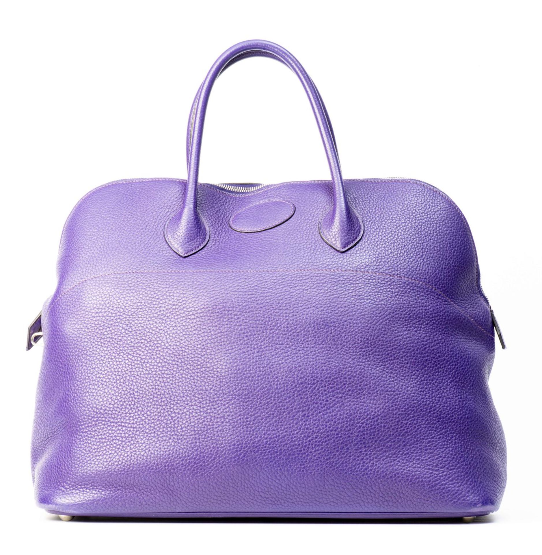 HERMES, Sac "Bolide" de voyage en cuir violet...