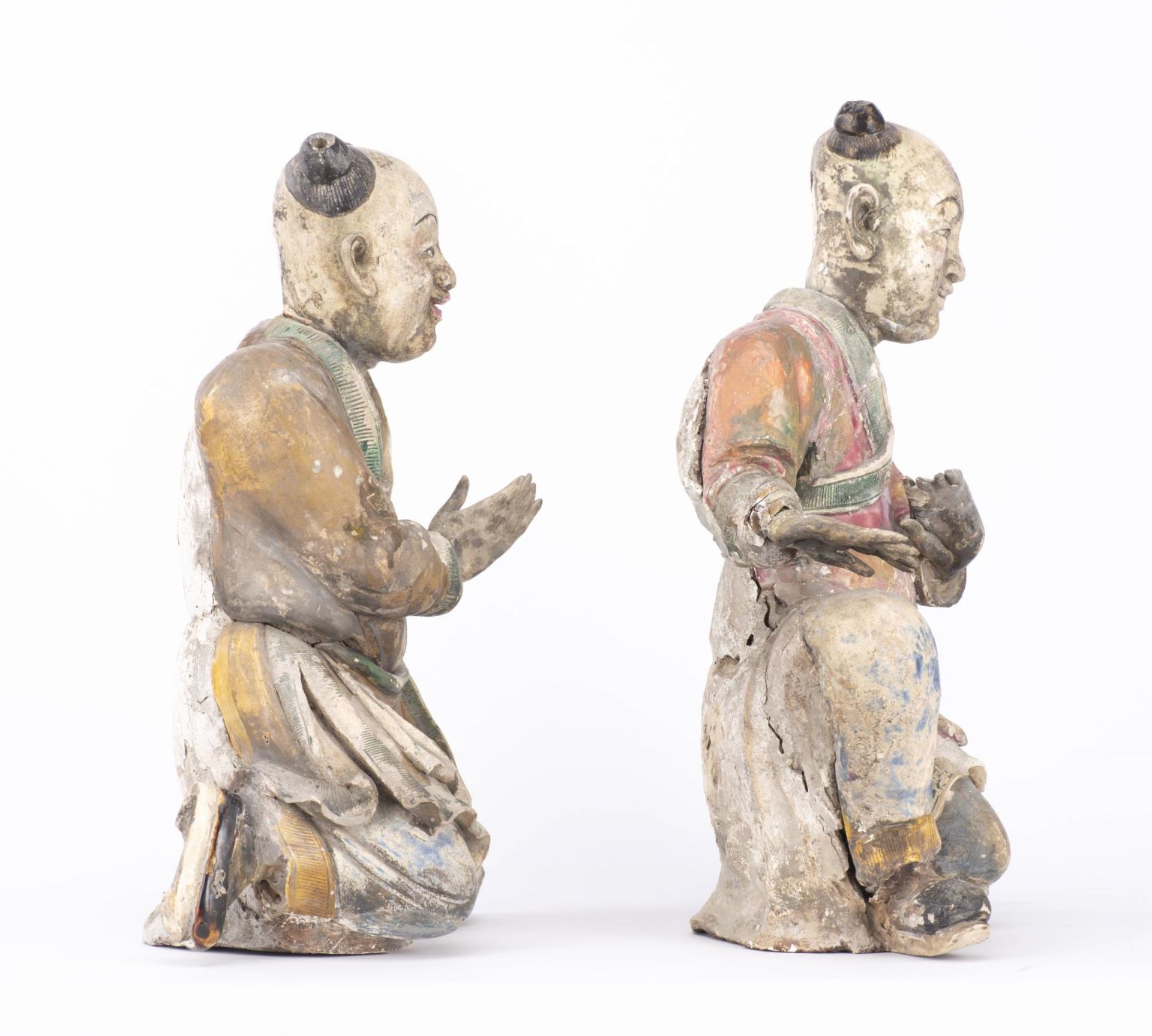 CHINA : Pair of Chinese painted stucco boys, Kangxi period - Image 4 of 12