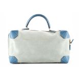 HERMES, Sac "Maxibox" en veau grizzly et evercolor, couleur bleu ciel et bleu de galice...