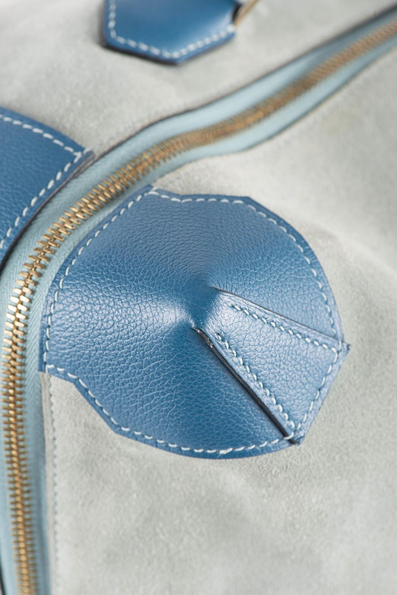 HERMES, Sac "Maxibox" en veau grizzly et evercolor, couleur bleu ciel et bleu de galice... - Image 9 of 12