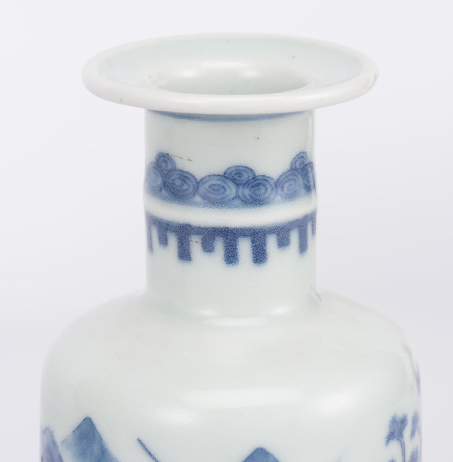 CHINE, Trois petits vases en porcelaine de Chine en bleu et rouge sous couverte... - Image 4 of 5