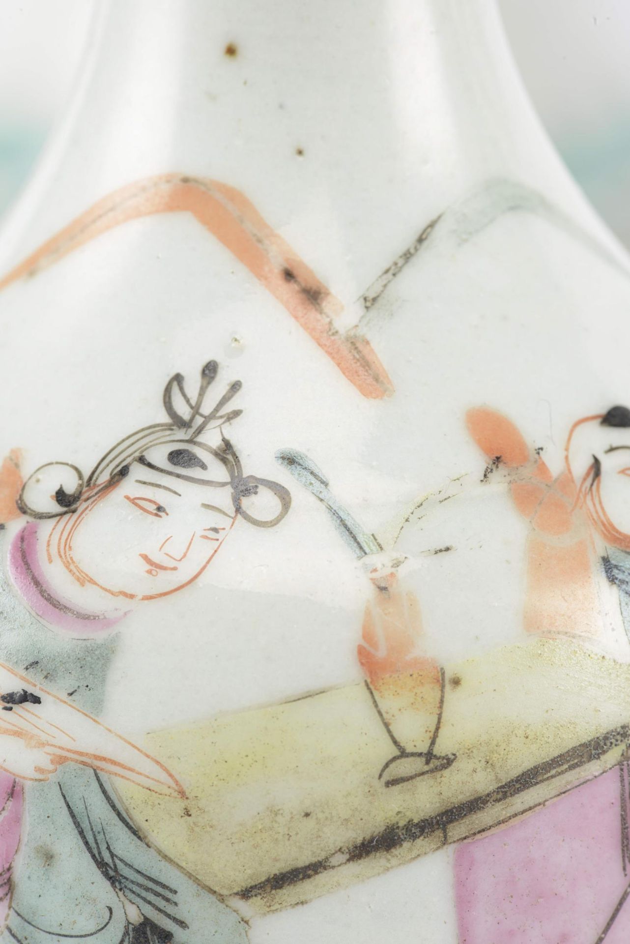 CHINE, Pot couvert à deux anses à décor en famille rose... - Image 9 of 19