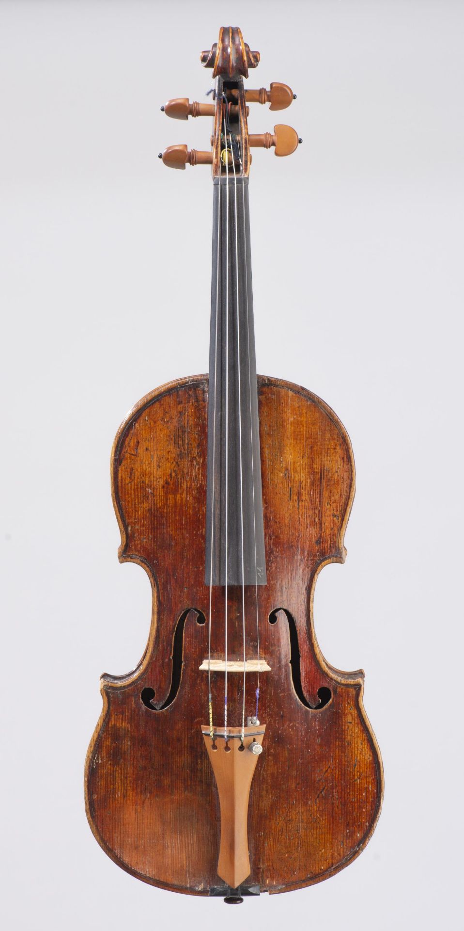 Violon (français) avec étiquette manuscrite " Fait avec une â€¦ de violon Stradivarius par Pique ...