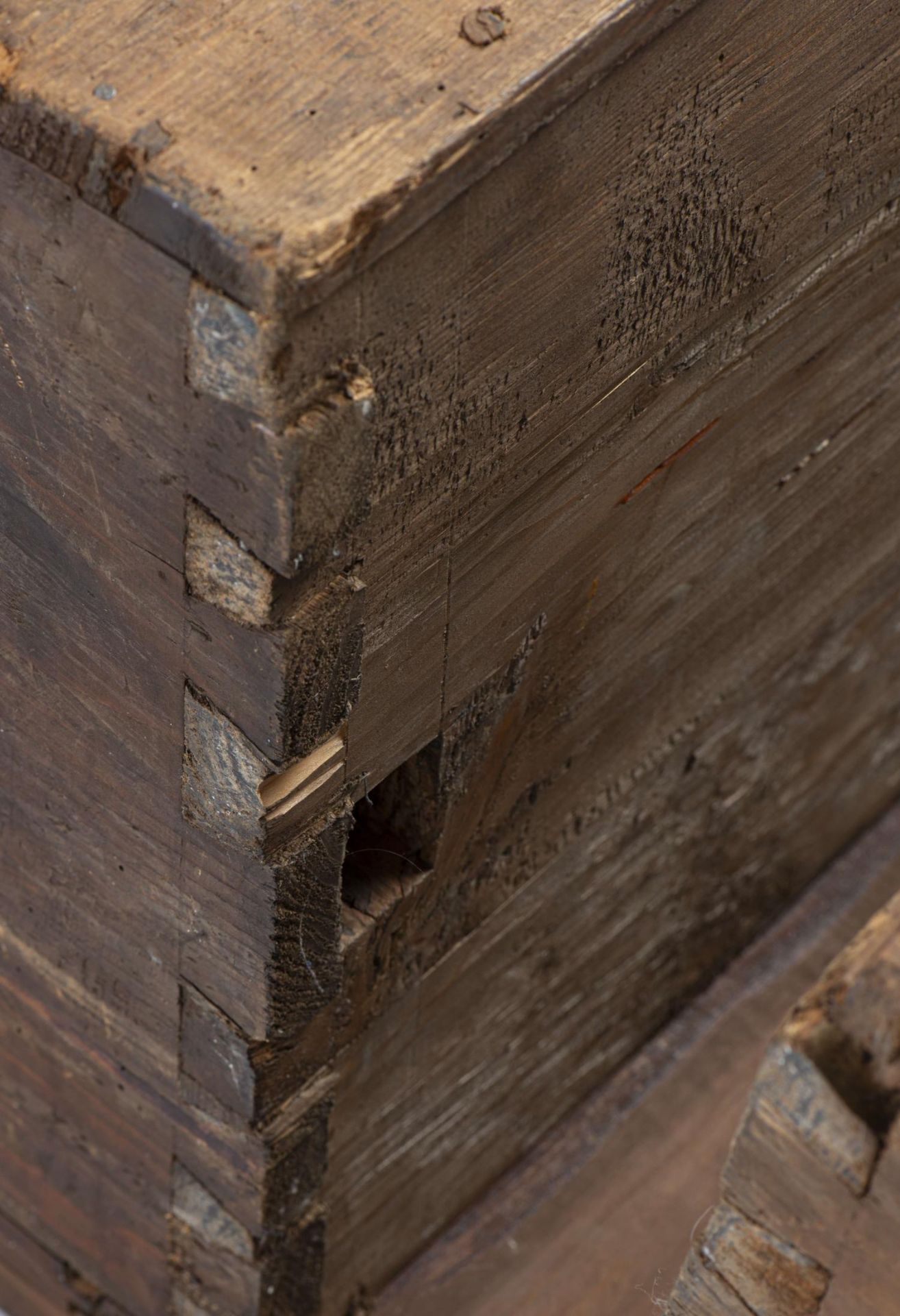 FRIBOURG, Armoire à deux portes en cerisier, pieds raves... - Image 13 of 13