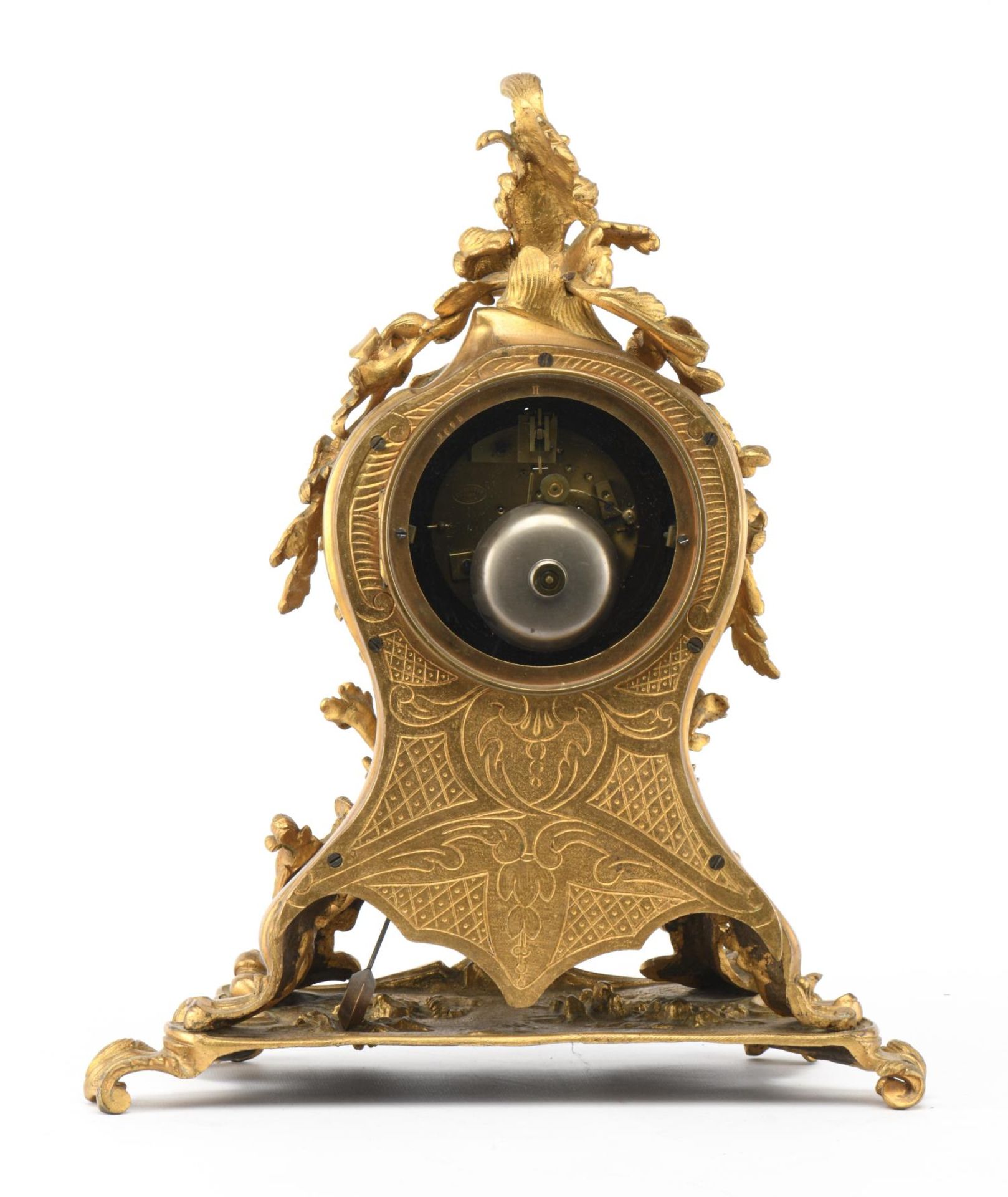 Pendule de chemin&amp;eacute;e rocaille en bronze dor&amp;eacute; vers 1850 cadran sign&amp;eacute; - Image 2 of 8