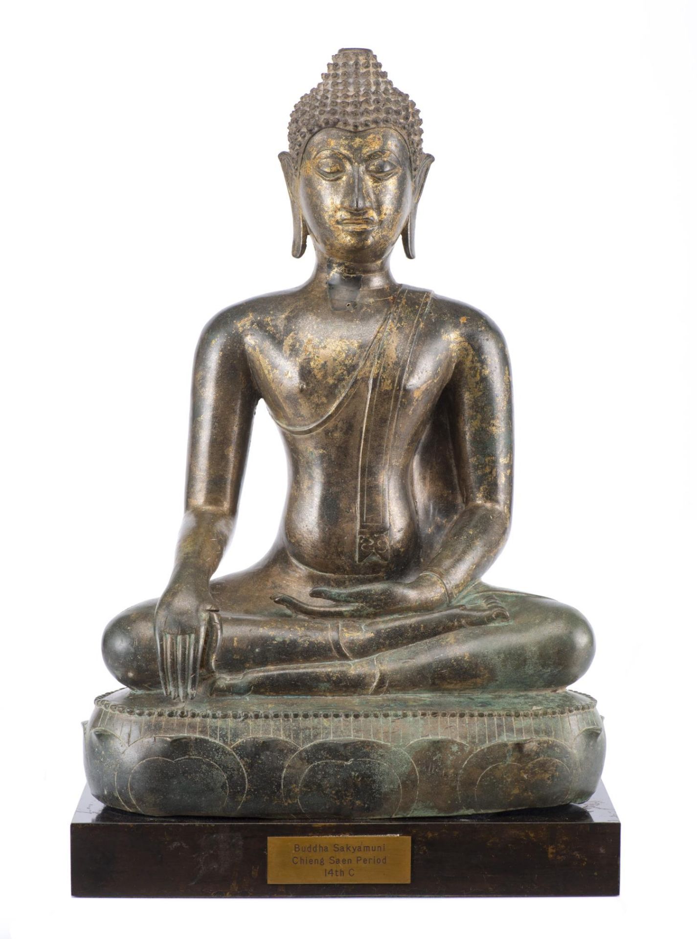 THA&amp;Ouml;LANDE, Buddha Tha&amp;ouml; Sakyamuni (Maravijaya) en bronze &amp;agrave; patine verte