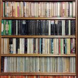 Penguin Paperbacks. A very large collection of approximately 1000 volumes of Penguin paperbacks