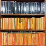 Paperbacks. A large collection of approximately 750 modern paperbacks