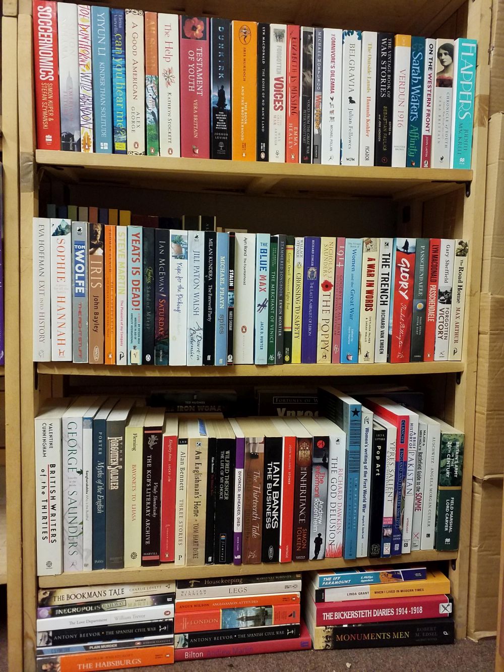 Paperbacks. A collection of approximately 350 modern paperbacks - Image 2 of 2