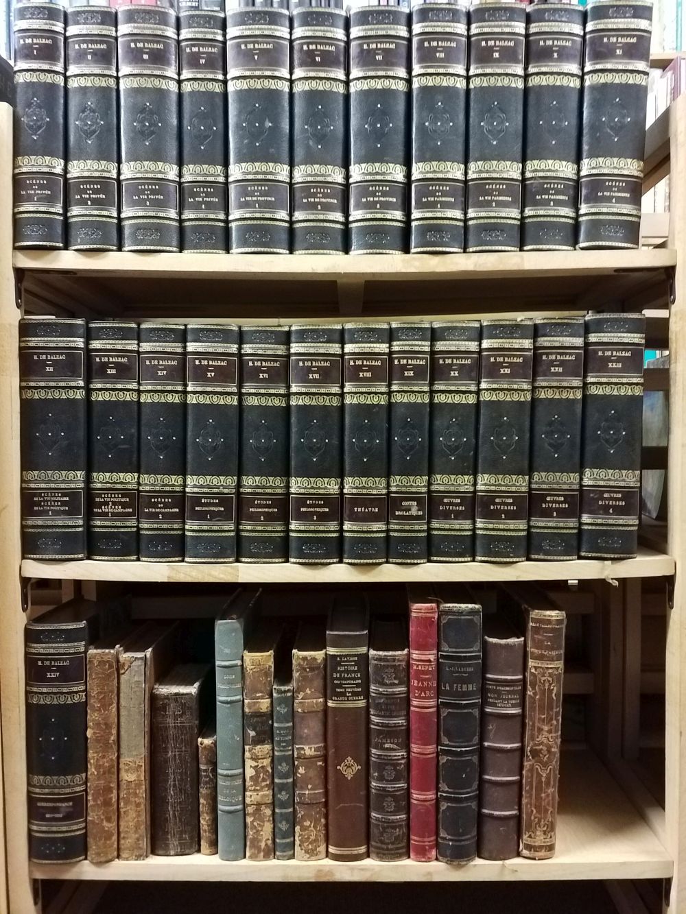 French Bindings. A collection of 74 volumes of 19th century French bindings