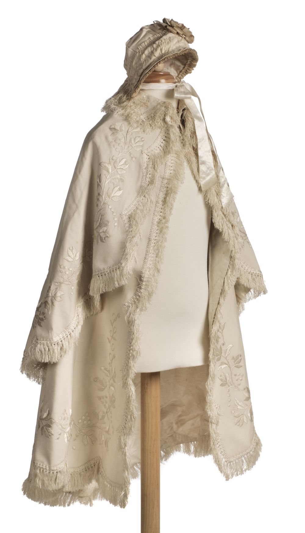 * Children's clothes. A christening cape, late Victorian or Edwardian