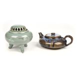 * Japanese Ceramics. Pot pourri pot and teapot