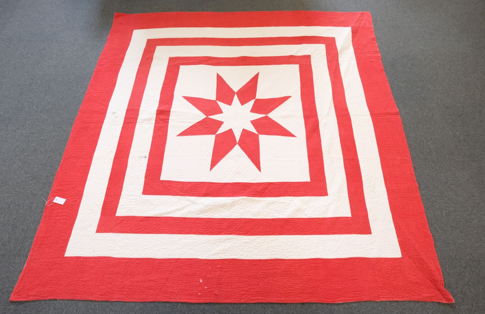 * Quilt. A Durham quilt designed by Elizabeth Sanderson, circa 1910-1920 - Image 2 of 10
