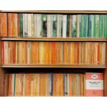 Penguin Paperbacks. A large collection of 800 volumes of Penguin paperbacks