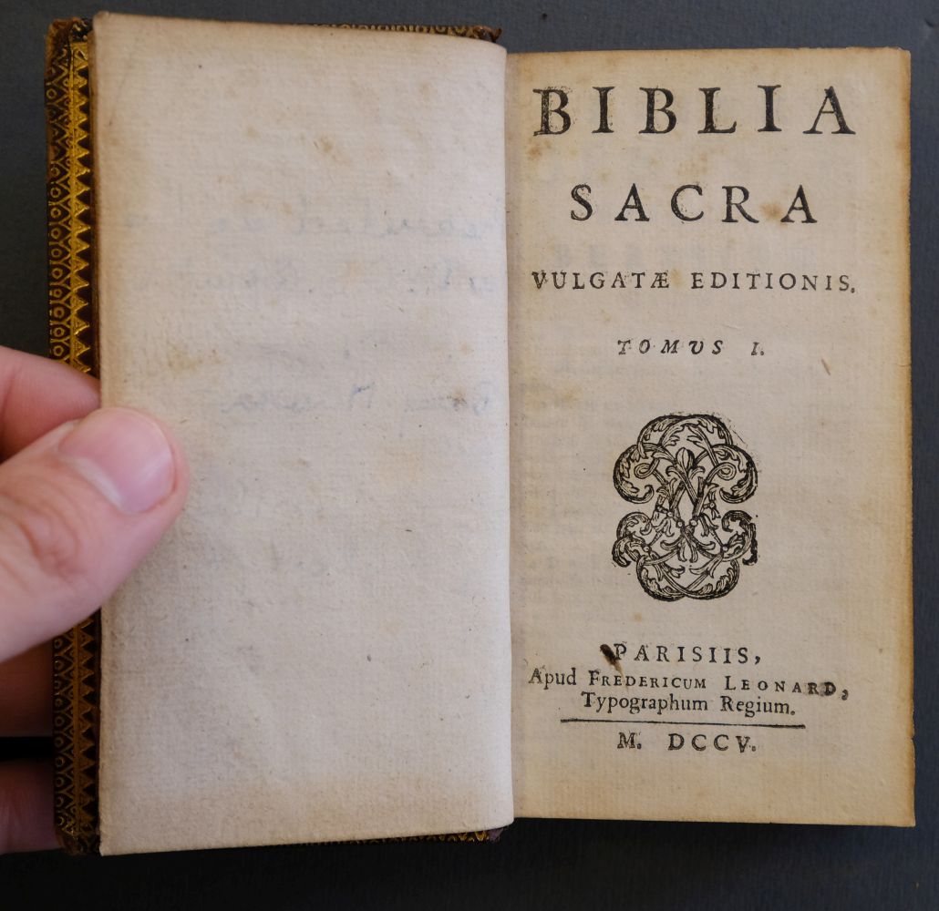 Bible [Latin]. Biblia Sacra vulgatae editionis, 7 vols., Paris: Fredericum Leonard, 1705 - Image 10 of 15