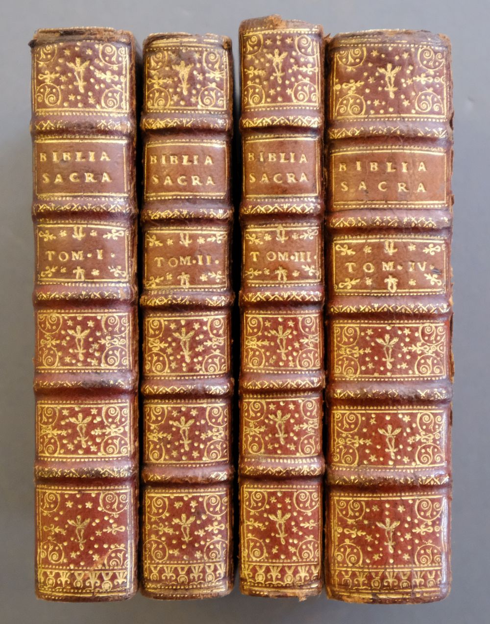 Bible [Latin]. Biblia Sacra vulgatae editionis, 7 vols., Paris: Fredericum Leonard, 1705 - Image 2 of 15