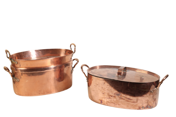 A VICTORIAN COPPER COMBINED FISH KETTLE AND SAUCEPAN,