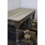 AN EARLY 20TH CENTURY PINE PICNIC TABLE,