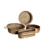 A SMALL QUANTITY OF DOMESTIC METALWARE,