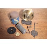 A SMALL QUANTITY OF ASSORTED METAL CLOCK PARTS,