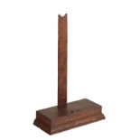 AN OAK PLATE OR TRAY STAND,