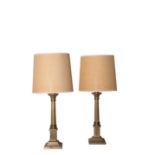 A PAIR OF BRASS COLUMNAR TABLE LAMPS,