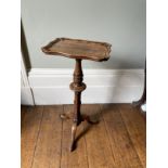A GEORGE IV ROSEWOOD AND WALNUT FLOWER STAND OR TABLE, ATTRIBUTED TO GILLOWS,