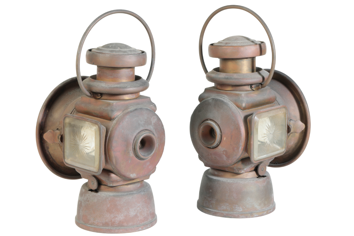 A PAIR OF LUCAS NO 524 'KING OF THE ROAD' LAMPS - Image 2 of 3