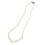 AN ART DECO PEARL NECKLACE