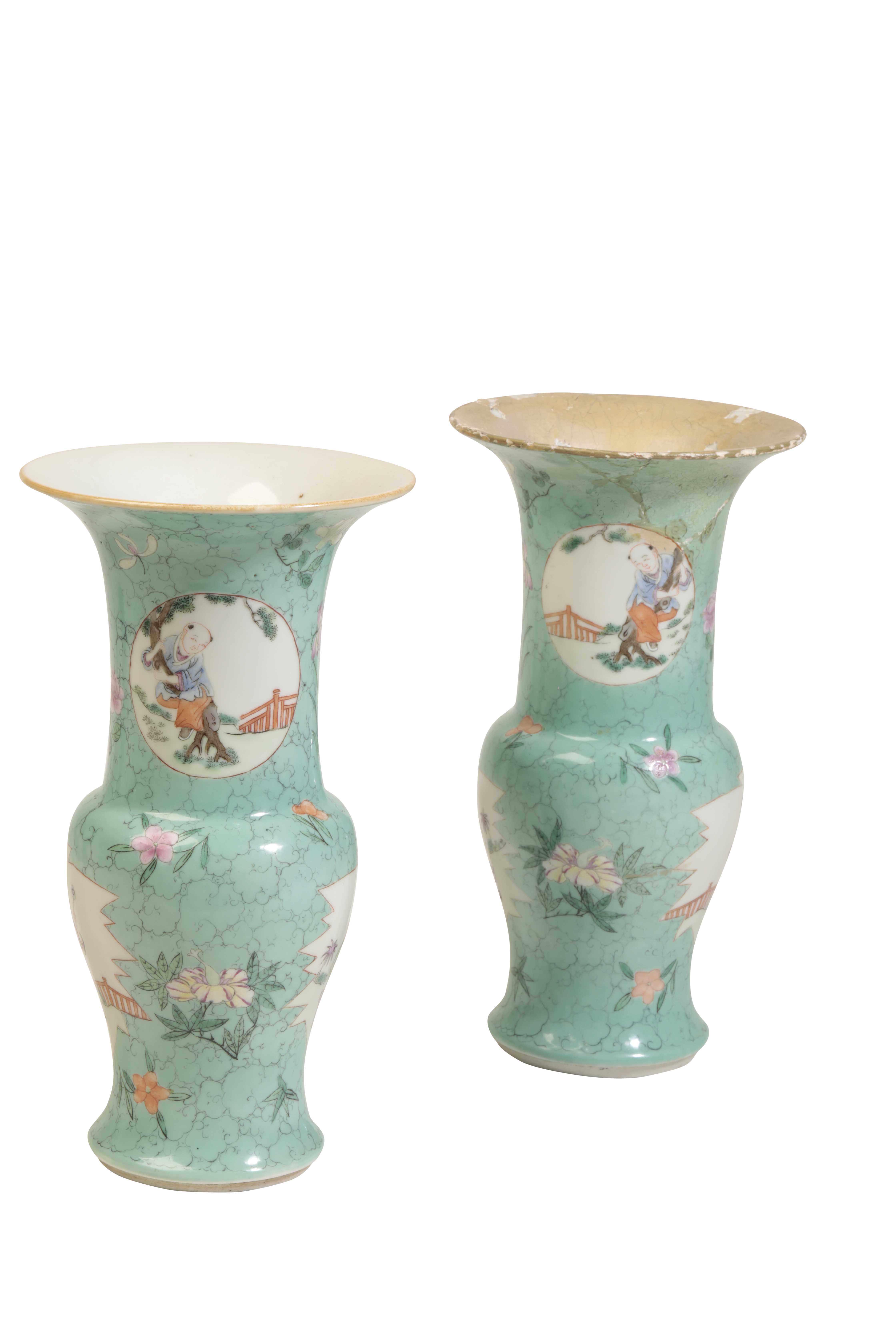PAIR OF FAMILLE ROSE AND FAUX-TURQUOISE VASES, QIANLONG / JIAQING PERIOD - Image 2 of 2