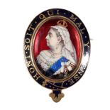 ROYAL INTEREST; A QUEEN VICTORIA ENAMEL AND GOLD BRITISH CHIVALRIC ORDER OF THE GARTER BROOCH
