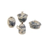 A FIRST PERIOD WORCESTER BLUE AND WHITE SUGAR BOWL AND COVER,