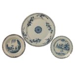 AN ENGLISH DELFTWARE CHARGER
