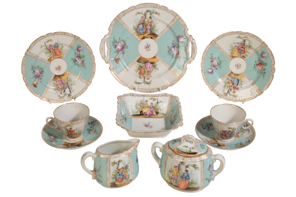 A DRESDEN PART DESSERT AND TEA SERVICE