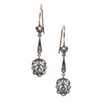 A PAIR OF EDWARDIAN DIAMOND AND EMERALD CHANDELIER EARRINGS