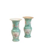 A PAIR OF FAMILLE ROSE AND FAUX-TURQUOISE VASES, QIANLONG / JIAQING PERIOD