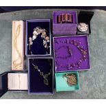 A COLLECTION OF BOXED JEWELLERY