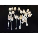 A COLLECTION OF MIXED SILVER TEASPOONS