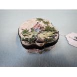 AN 18TH CENTURY ENAMEL BOX