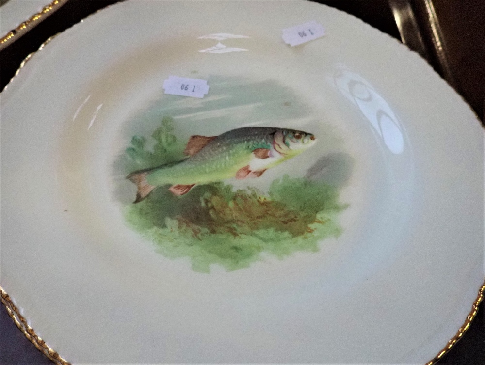 A COLLECTION OF 'WOODS' FISH PLATES - Image 2 of 2