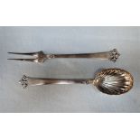 A PAIR OF NORWEGIAN SILVER 'ANITRA' PATTERN SALAD SERVERS BY MAGNUS AASE