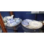 A COLLECTION OF BLUE AND WHITE CERAMICS