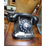 A VINTAGE CONTINENTAL BAKELITE DIAL TELEPHONE